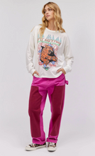 Load image into Gallery viewer, daydreamer: def leppard animal long sleeve merch tee