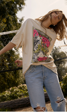 Load image into Gallery viewer, daydreamer: pink floyd queen elizabeth poster os tee