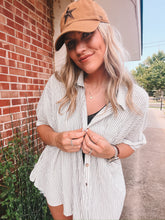 Load image into Gallery viewer, stripe button down woven shirt - black/white