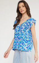 Load image into Gallery viewer, printed v-neck flutter sleeve top - blue combo