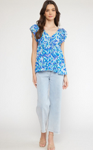 Load image into Gallery viewer, printed v-neck flutter sleeve top - blue combo