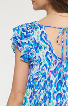 Load image into Gallery viewer, printed v-neck flutter sleeve top - blue combo