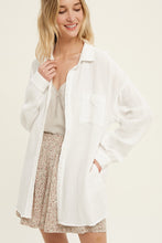 Load image into Gallery viewer, cotton gauze button up shirt with pocket detail - white