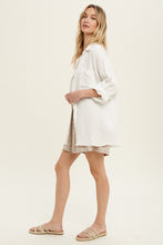 Load image into Gallery viewer, cotton gauze button up shirt with pocket detail - white