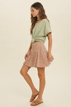 Load image into Gallery viewer, boxy front seam detail top - sage