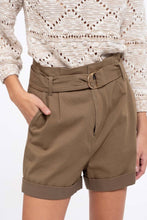 Load image into Gallery viewer, high rise cargo shorts with d-ring belt - olive