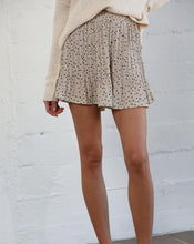 Load image into Gallery viewer, woven crepe chiffon pleated shorts - dot print