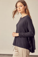 Load image into Gallery viewer, round neck sweater - black