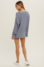 Load image into Gallery viewer, reverse detail sweater - blue