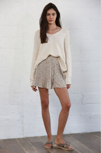 Load image into Gallery viewer, woven crepe chiffon pleated shorts - dot print