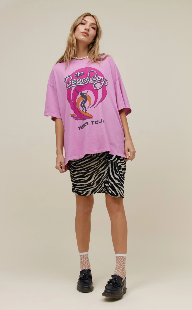 daydreamer: the beach boys 1983 tour os tee – Amanda Moore and