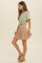 Load image into Gallery viewer, boxy front seam detail top - sage
