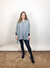 Load image into Gallery viewer, PONCHO WRAP - SILVER GREY
